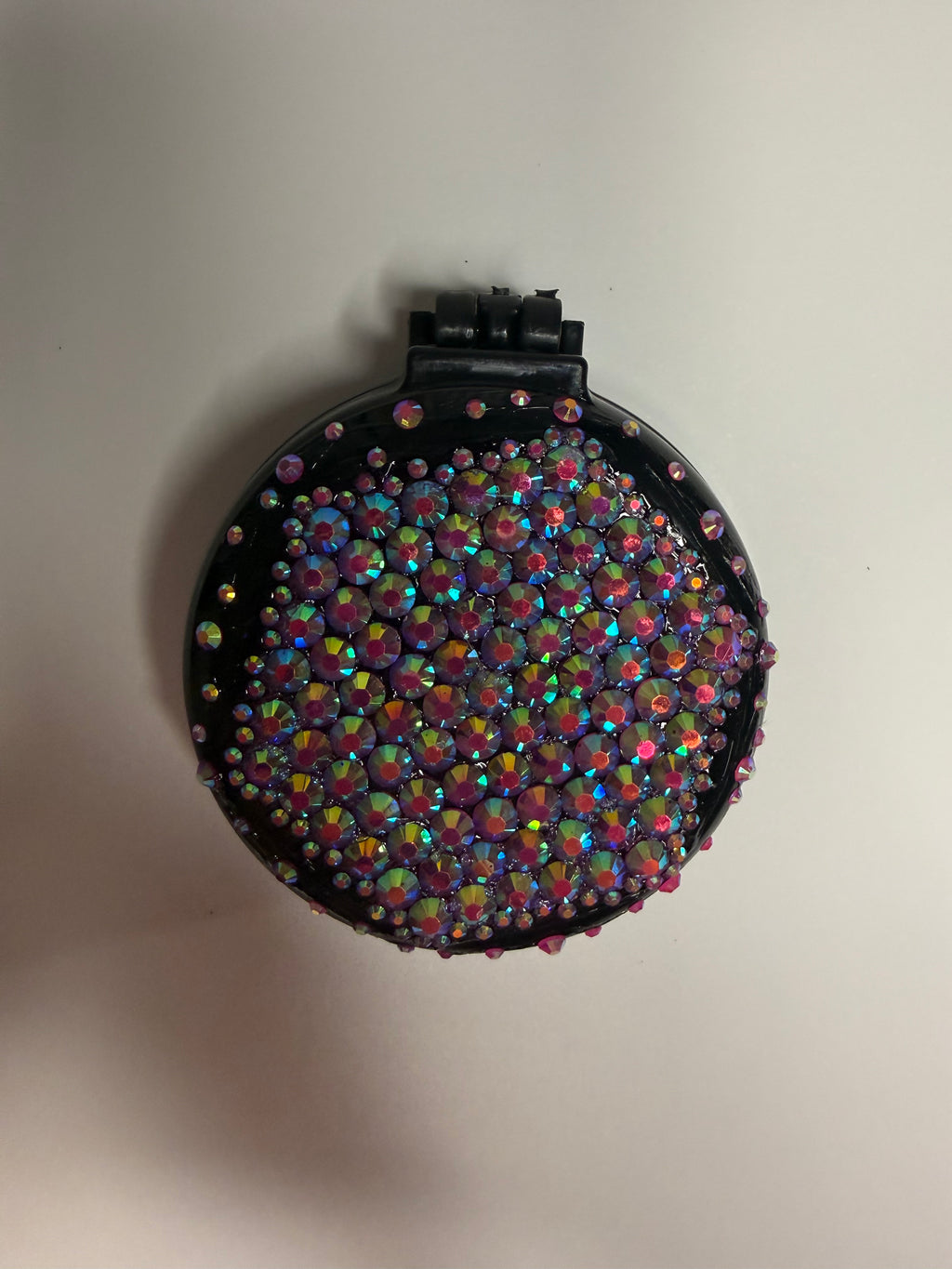 Pocket Mirror Brush - iridescent pink ￼